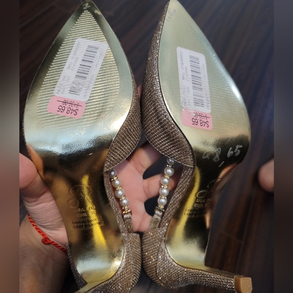 🔴SOLD ⚫️2/$100 ADRIANNA PAPELL bridal heels womens - Picture 6 of 6